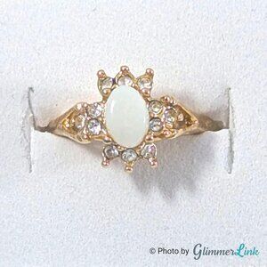 Vintage Uncas Faux Opal Cluster Ring Halo Rhinestone Gold Tone Cocktail Ring